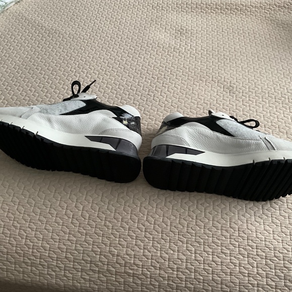 Softwaves athletic shoes - Picture 3 of 4